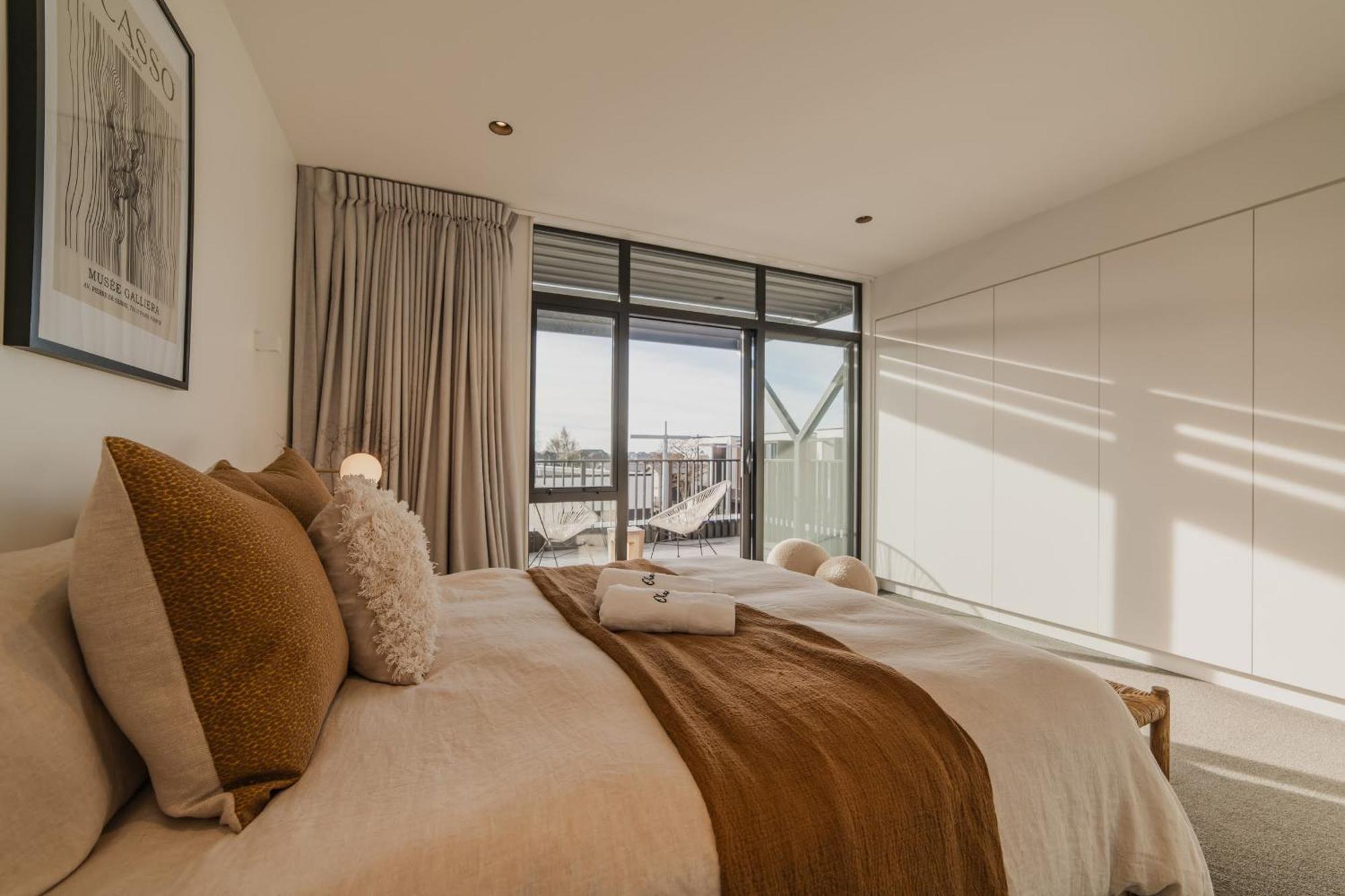 Chic And Contemporary Living At Cambridge Terrace Villa Christchurch Ngoại thất bức ảnh